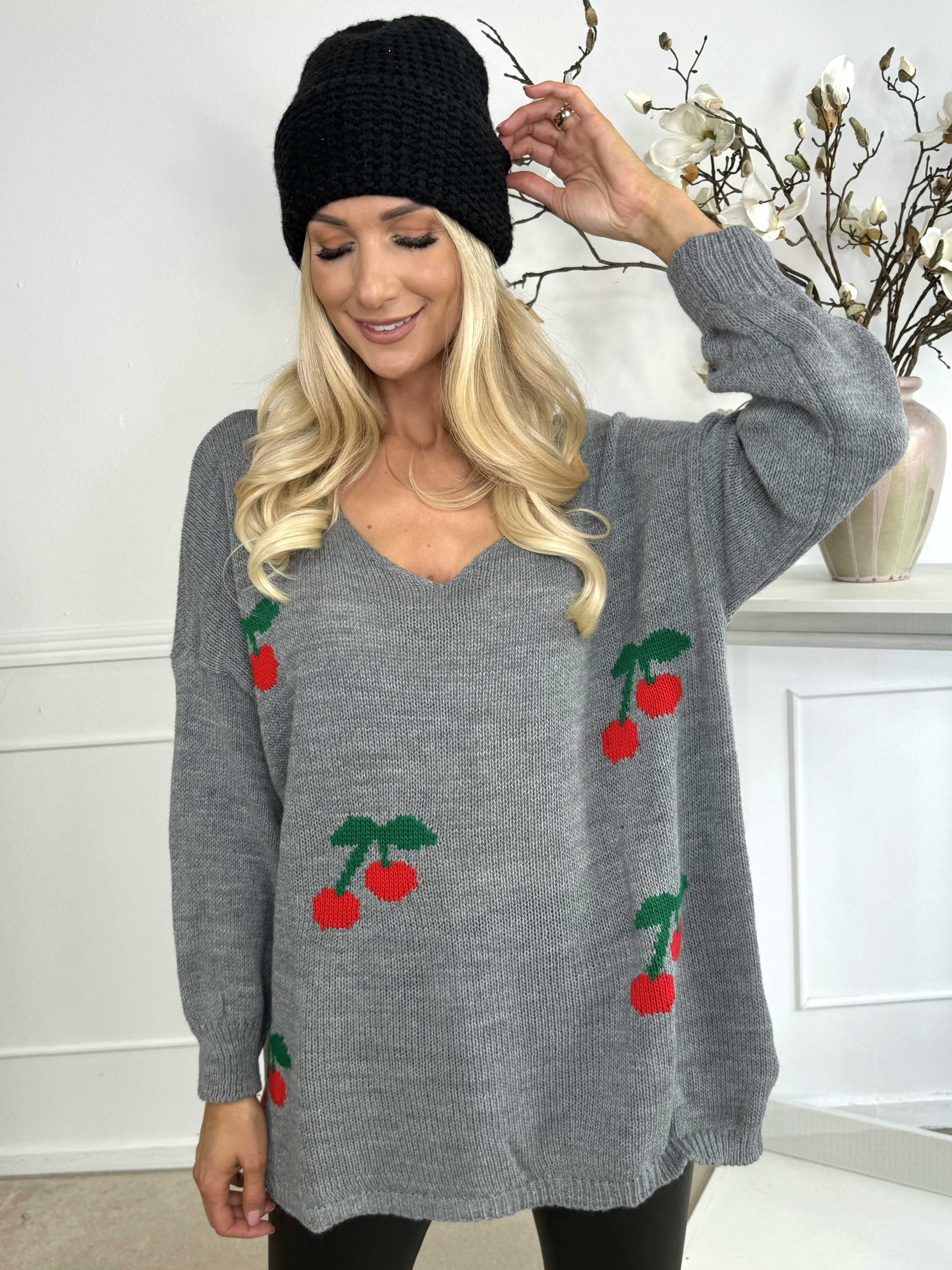 Cherry - Stickad blus med körsbär